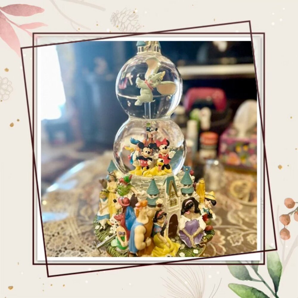 RETIRED Disney Dumbo and Friends 2-Tier Snow Globe with Box